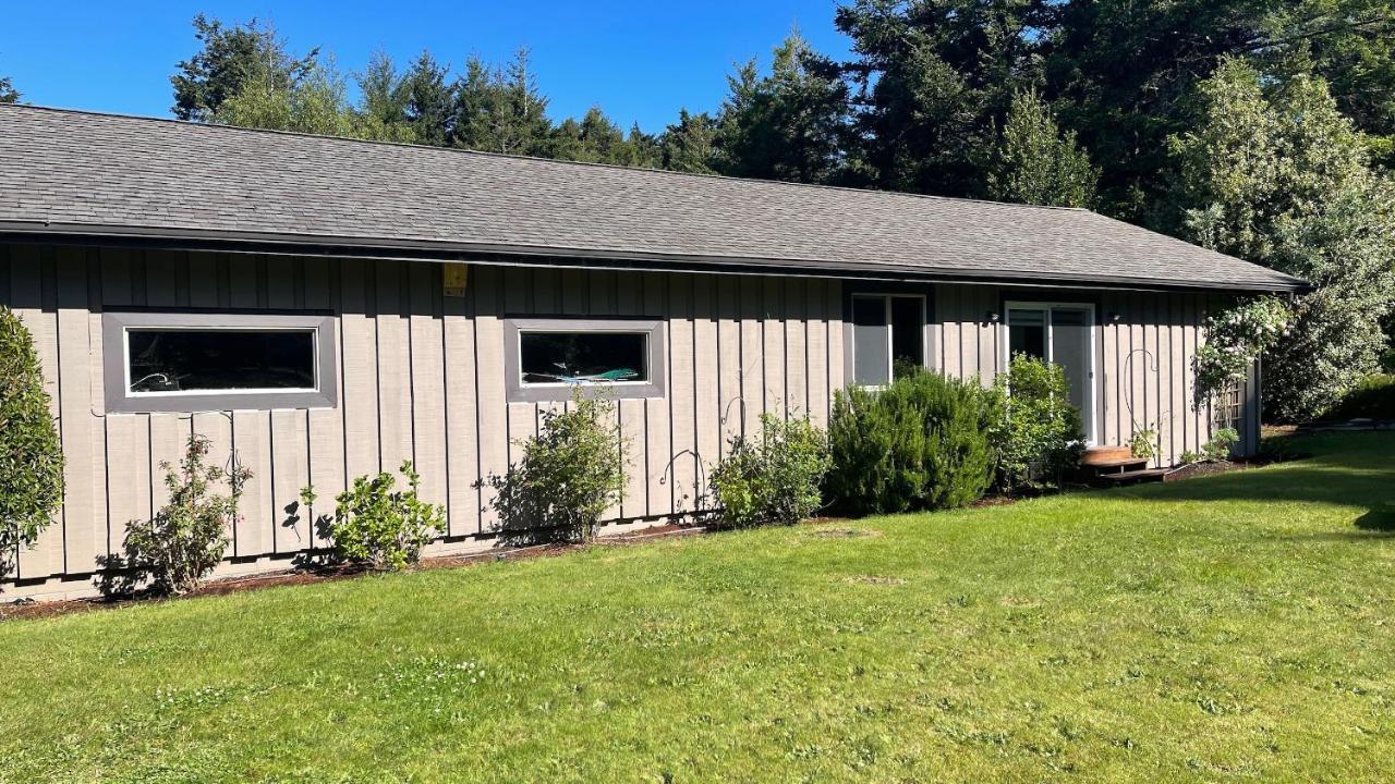 The Redwood Guesthouse At The Floras Lake Getaway Langlois Exterior photo